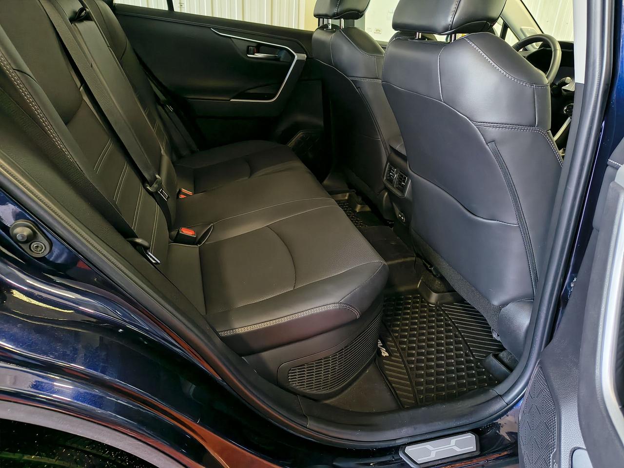 2023 Toyota RAV4 Hybrid Limited Photo0