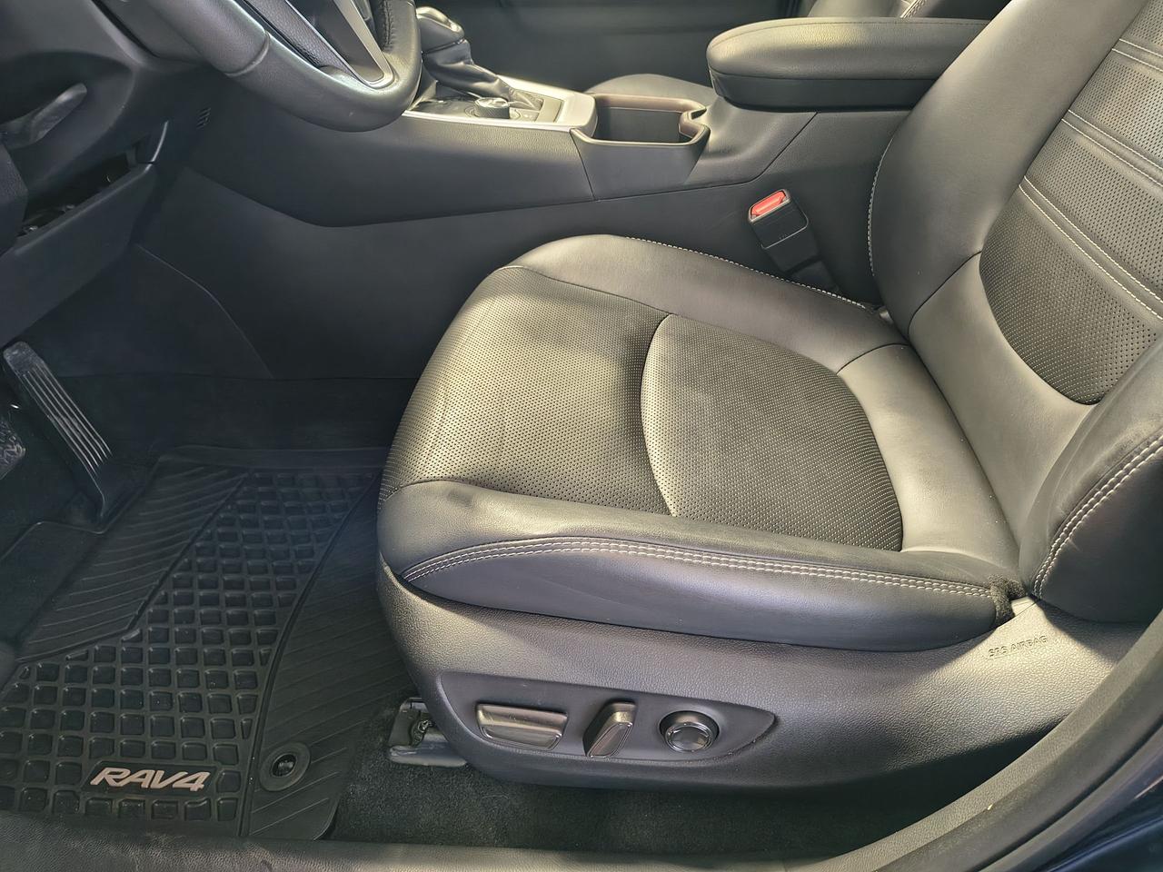 2023 Toyota RAV4 Hybrid Limited Photo