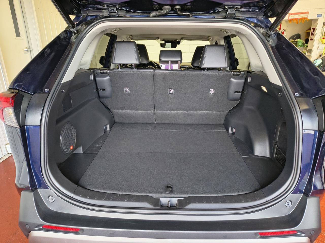 2023 Toyota RAV4 Hybrid Limited Photo0