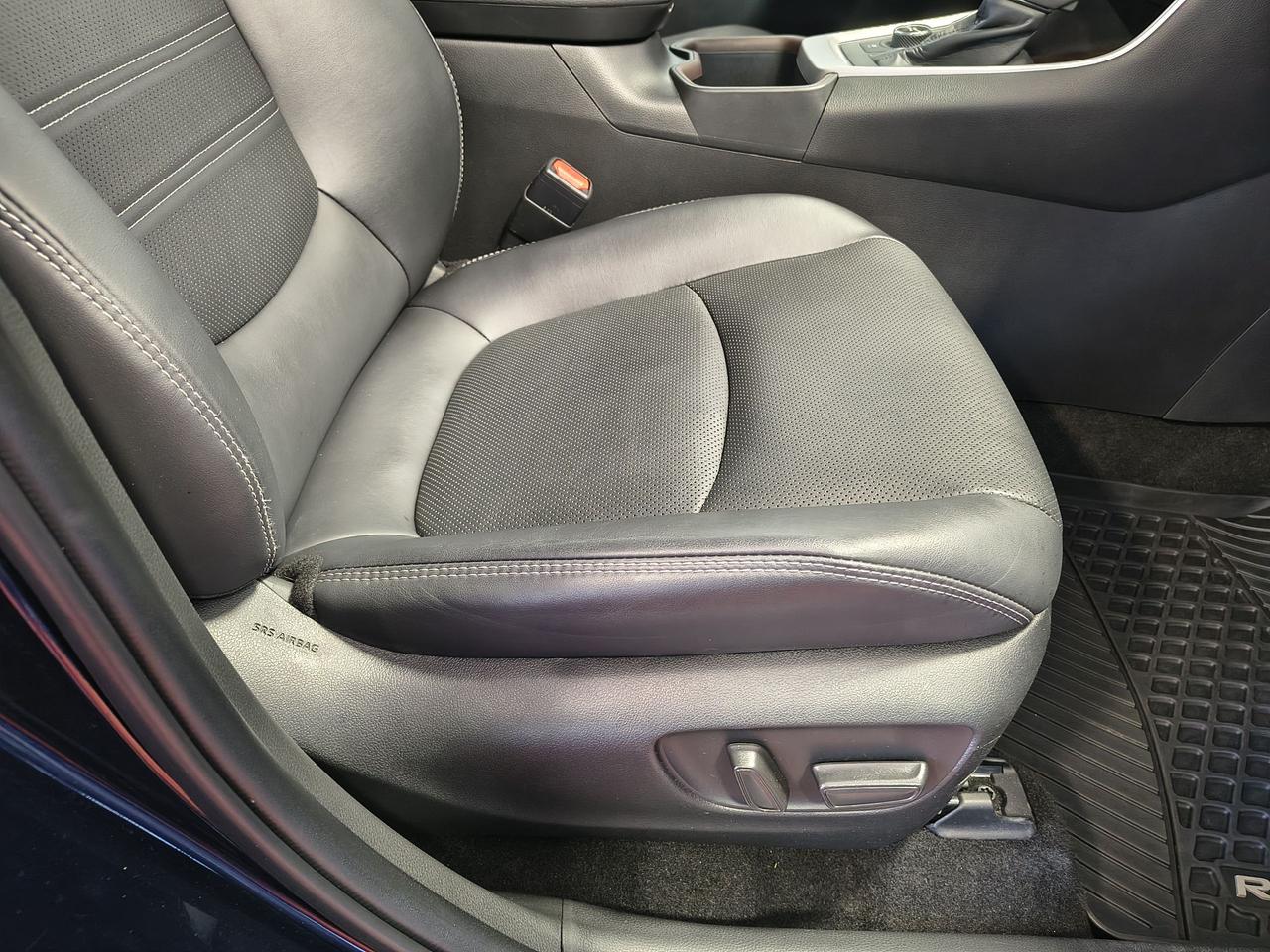 2023 Toyota RAV4 Hybrid Limited Photo0