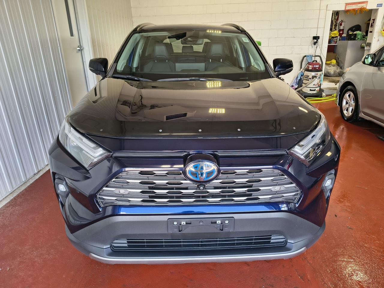 2023 Toyota RAV4 Hybrid Limited Photo2