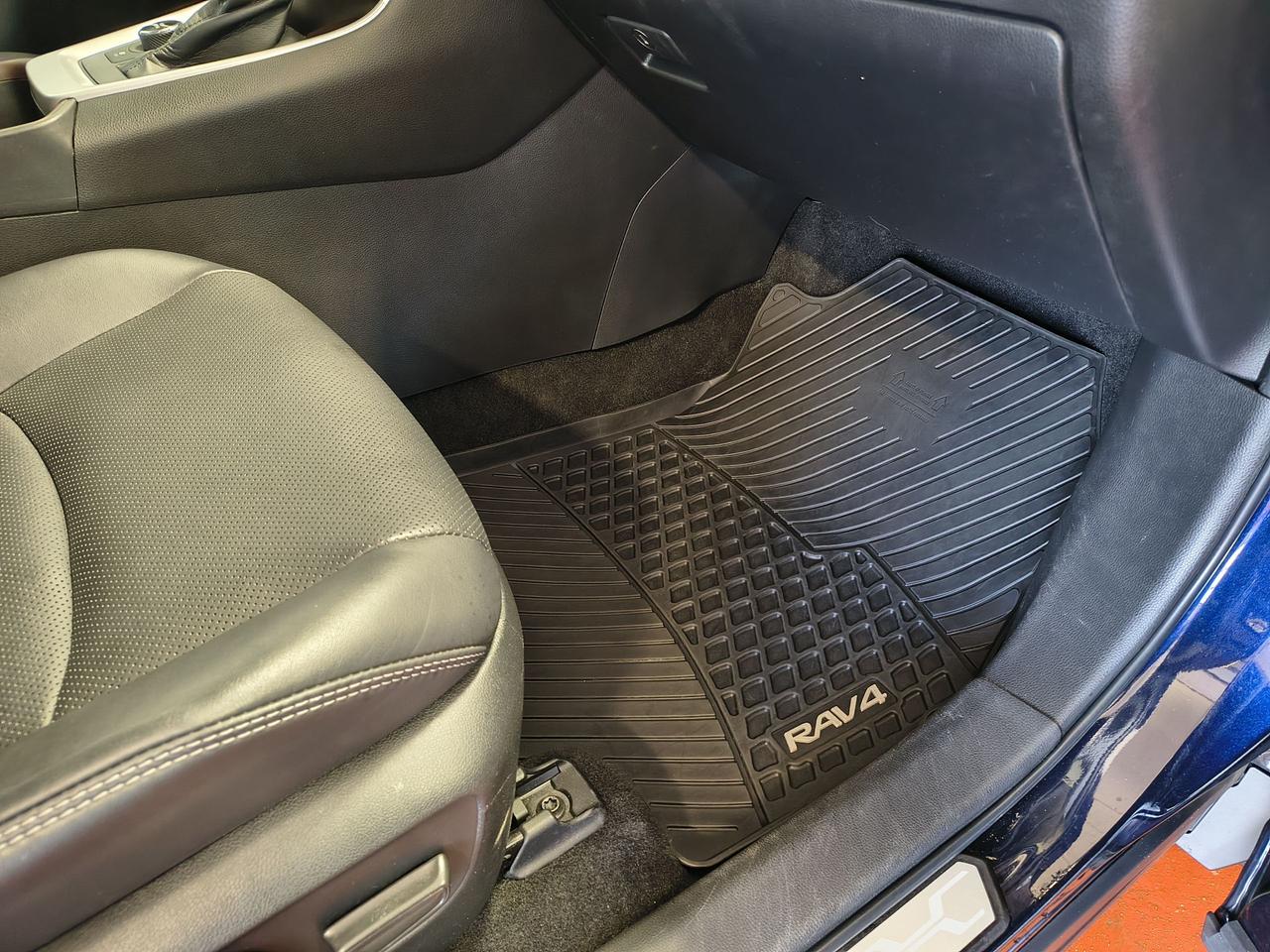 2023 Toyota RAV4 Hybrid Limited Photo