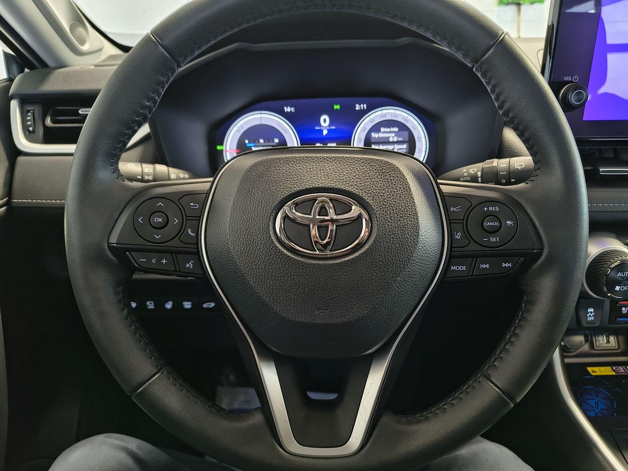2023 Toyota RAV4 Hybrid Limited Photo0