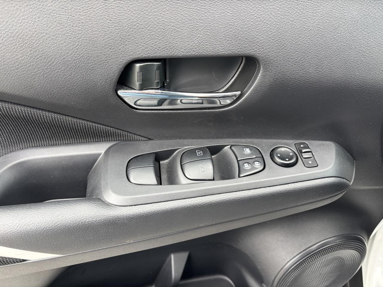 2024 Nissan Kicks SV Photo