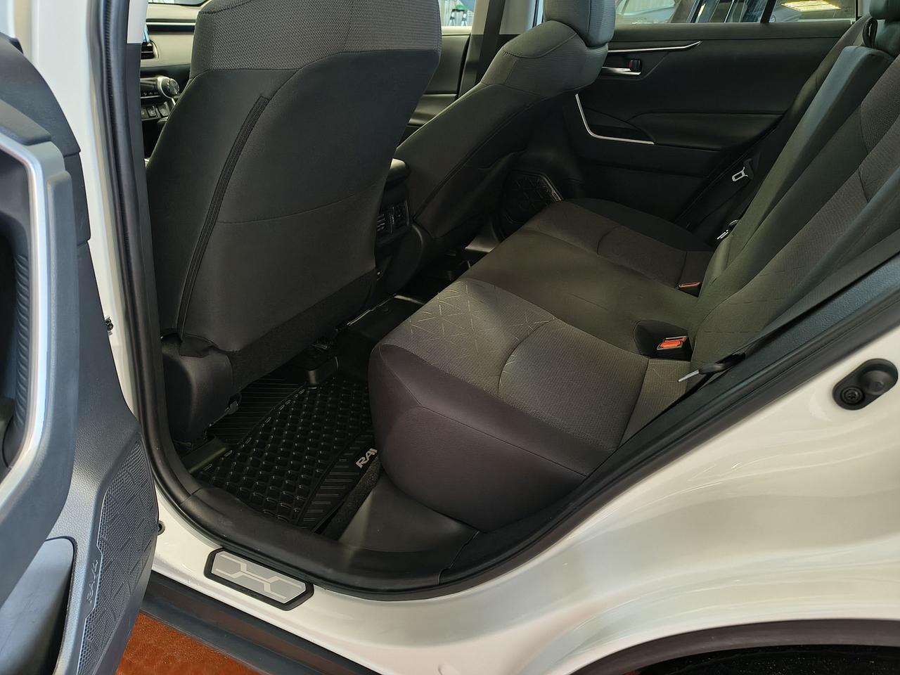 2024 Toyota RAV4 XLE Photo
