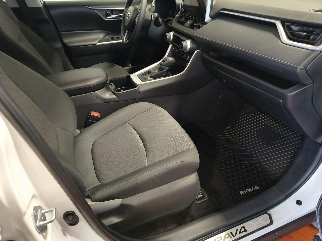 2024 Toyota RAV4 XLE Photo