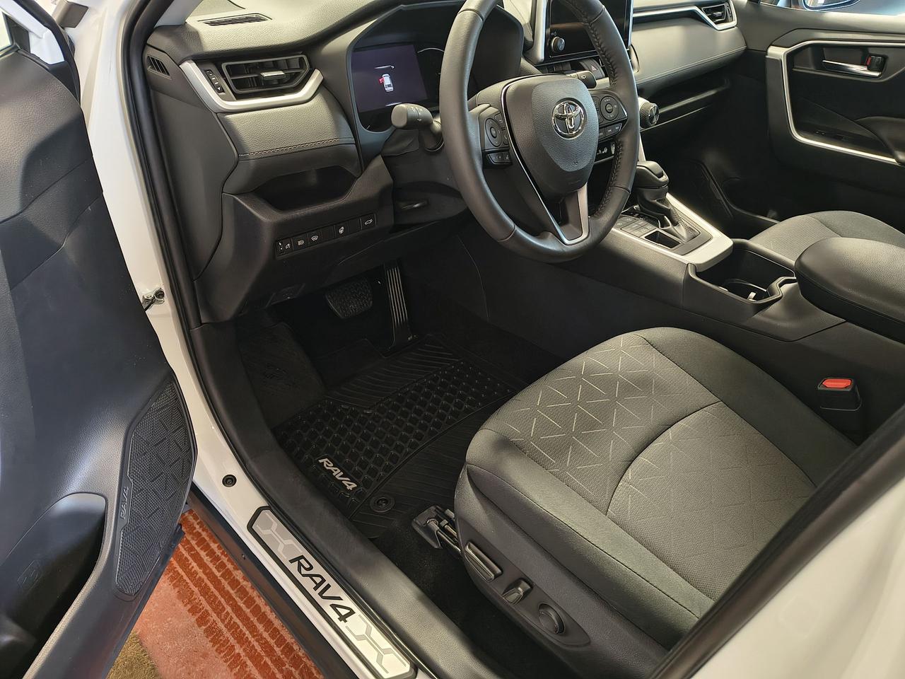 2024 Toyota RAV4 XLE Photo