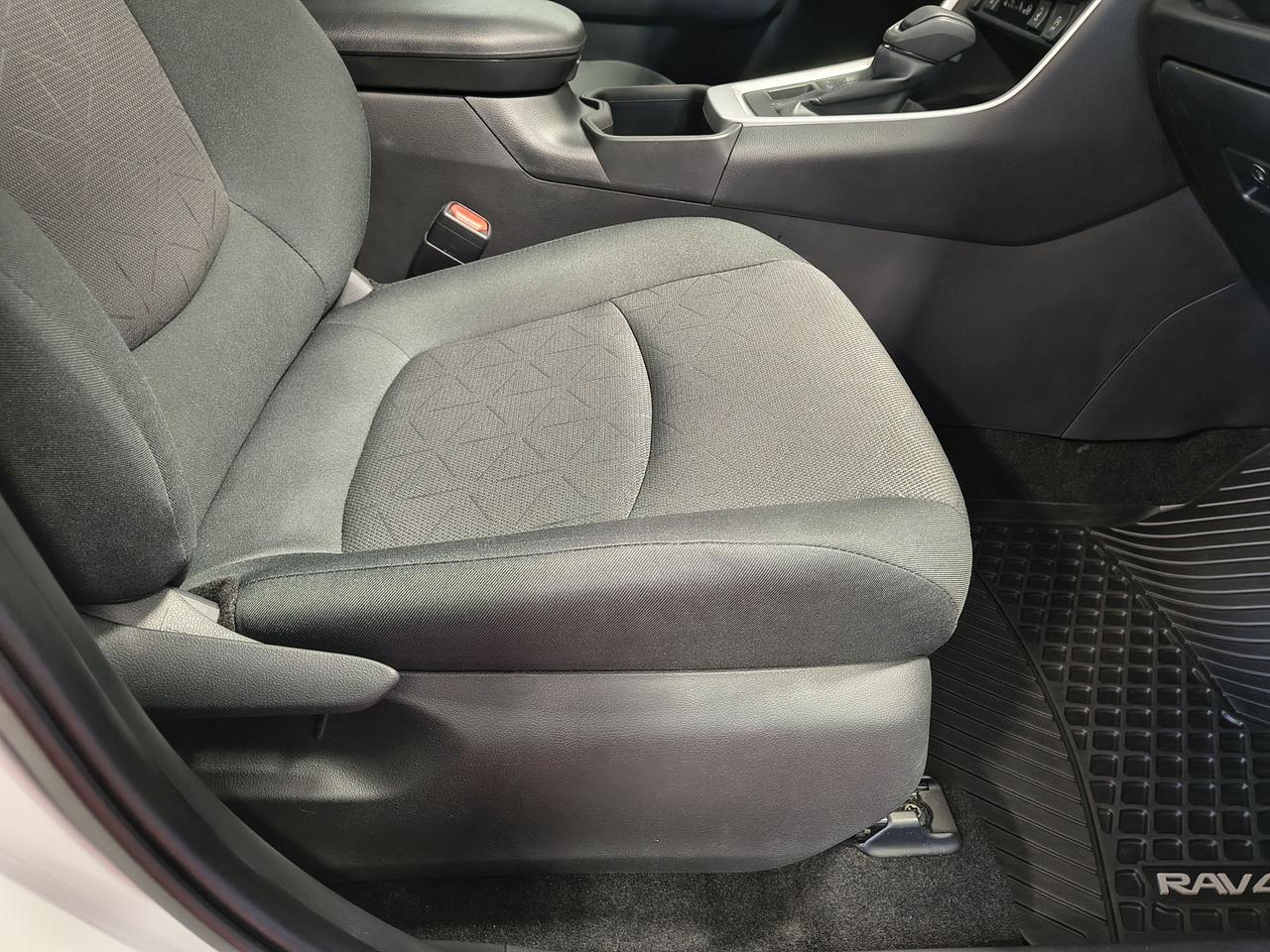 2024 Toyota RAV4 XLE Photo