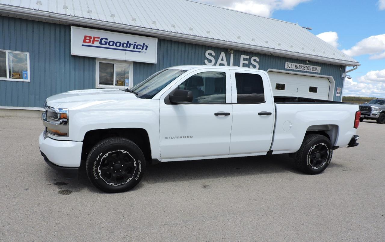 2019 Chevrolet Silverado 1500 WT 5.3L 4X4 Seats 6 New Tires Only 135000 KMS Photo