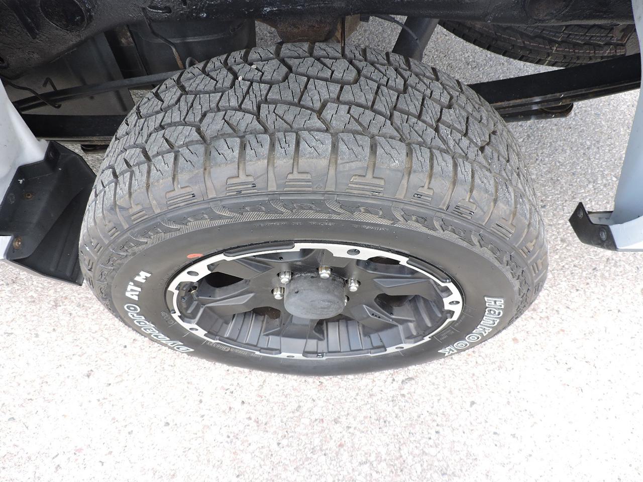 2019 Chevrolet Silverado 1500 WT 5.3L 4X4 Seats 6 New Tires Only 135000 KMS Photo