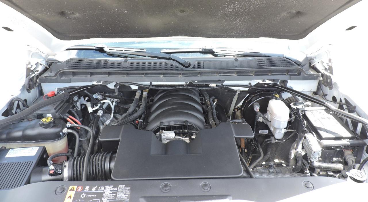 2019 Chevrolet Silverado 1500 WT 5.3L 4X4 Seats 6 New Tires Only 135000 KMS Photo
