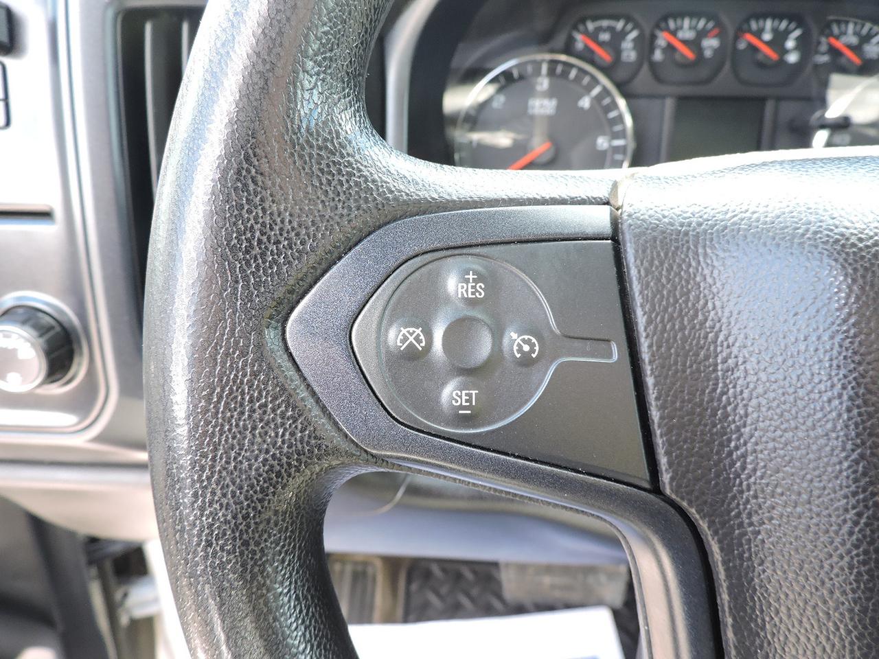 2019 Chevrolet Silverado 1500 WT 5.3L 4X4 Seats 6 New Tires Only 135000 KMS Photo