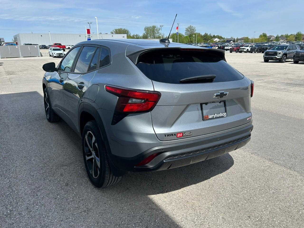 2025 Chevrolet Trax FWD 4dr 1RS Photo