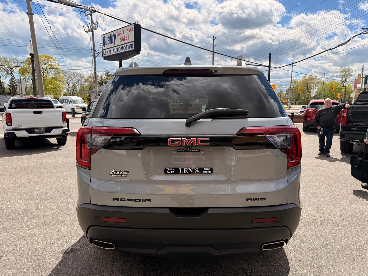 2023 GMC Acadia SLE Photo