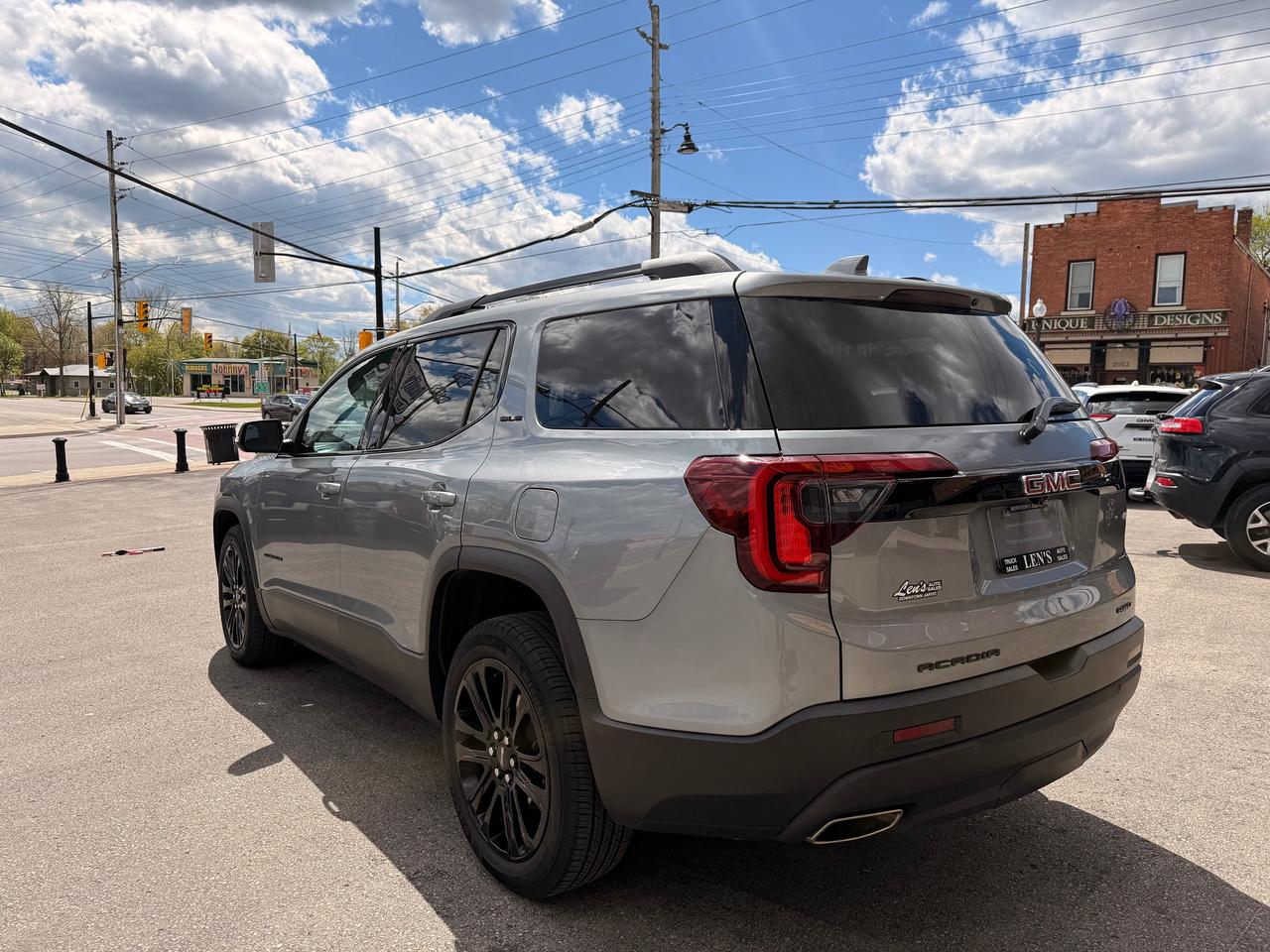 2023 GMC Acadia SLE Photo