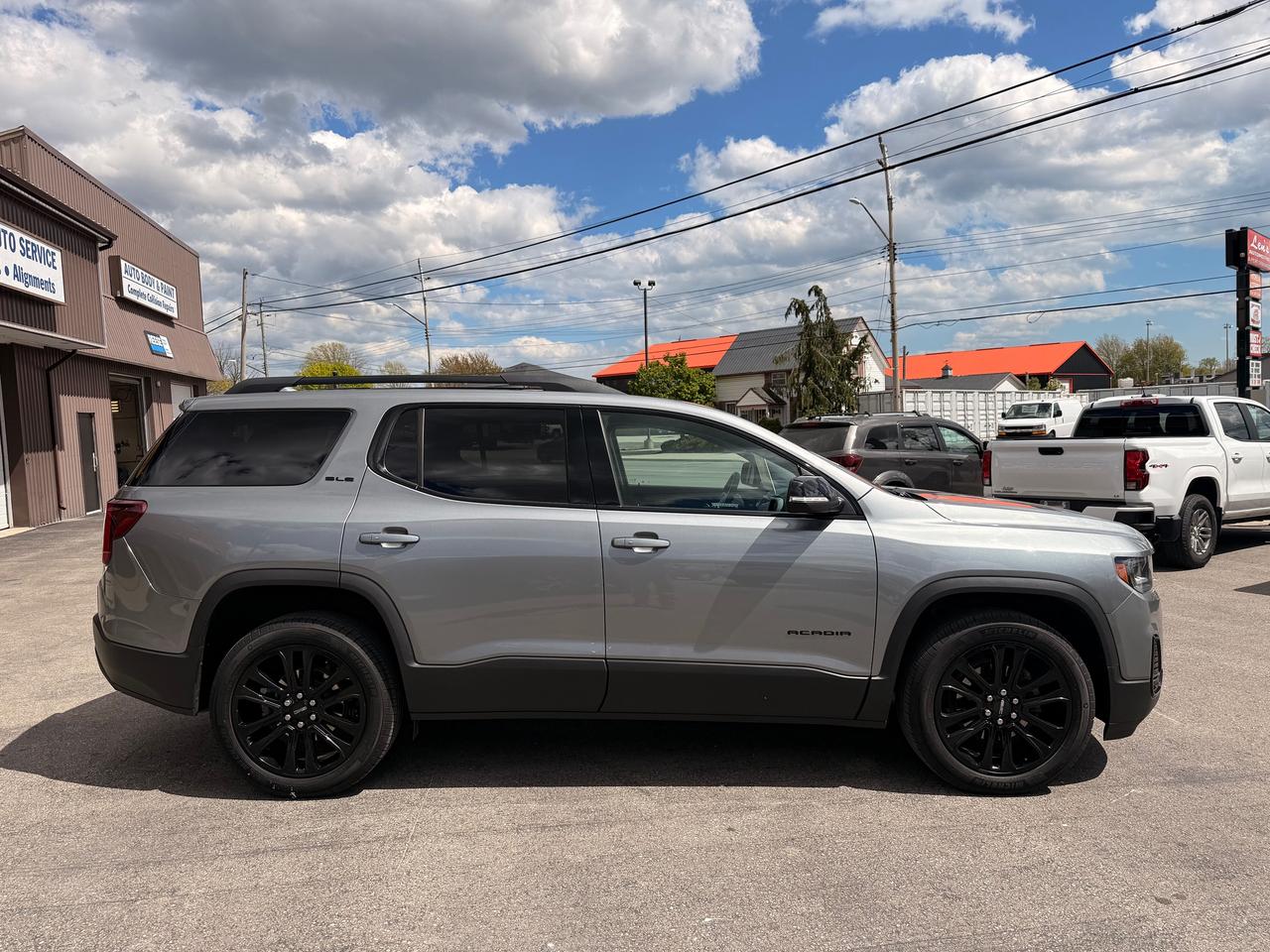 2023 GMC Acadia SLE Photo3