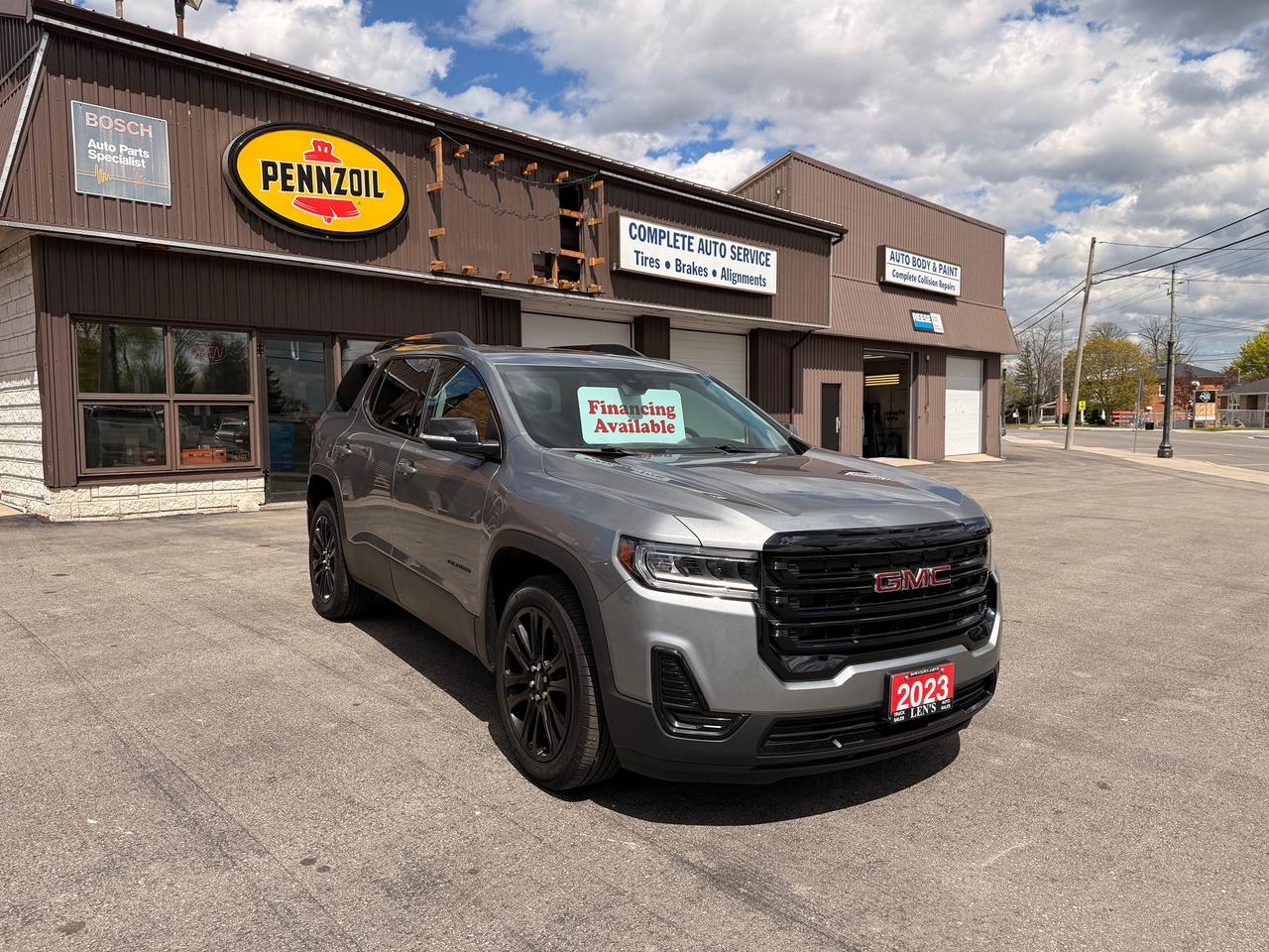 2023 GMC Acadia SLE Photo2