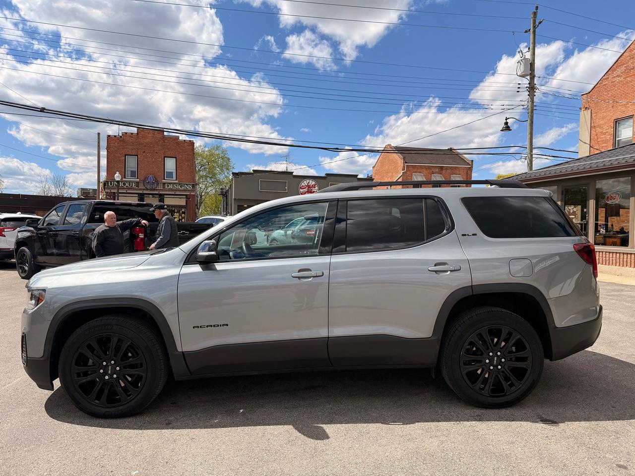 2023 GMC Acadia SLE Photo