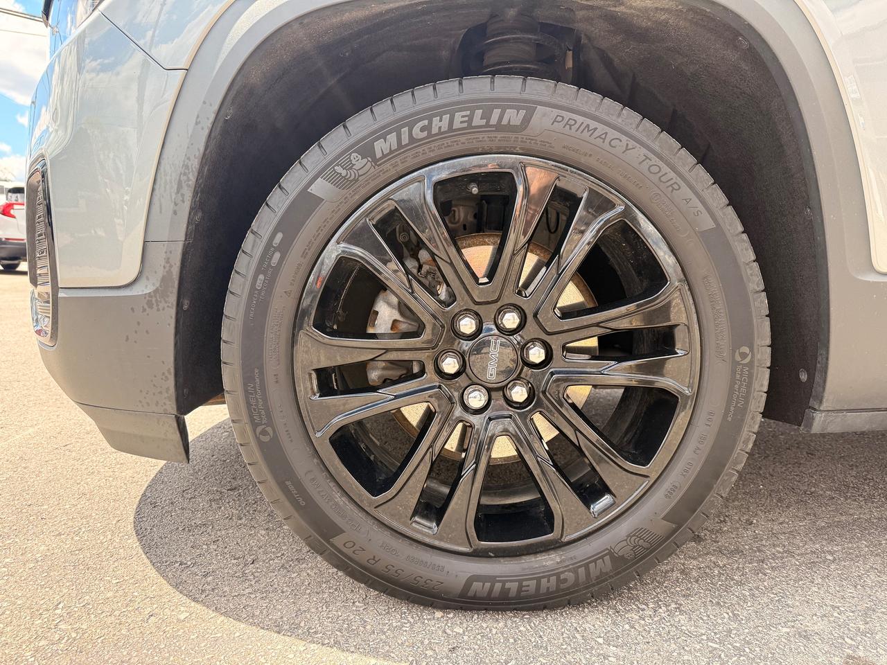 2023 GMC Acadia SLE Photo