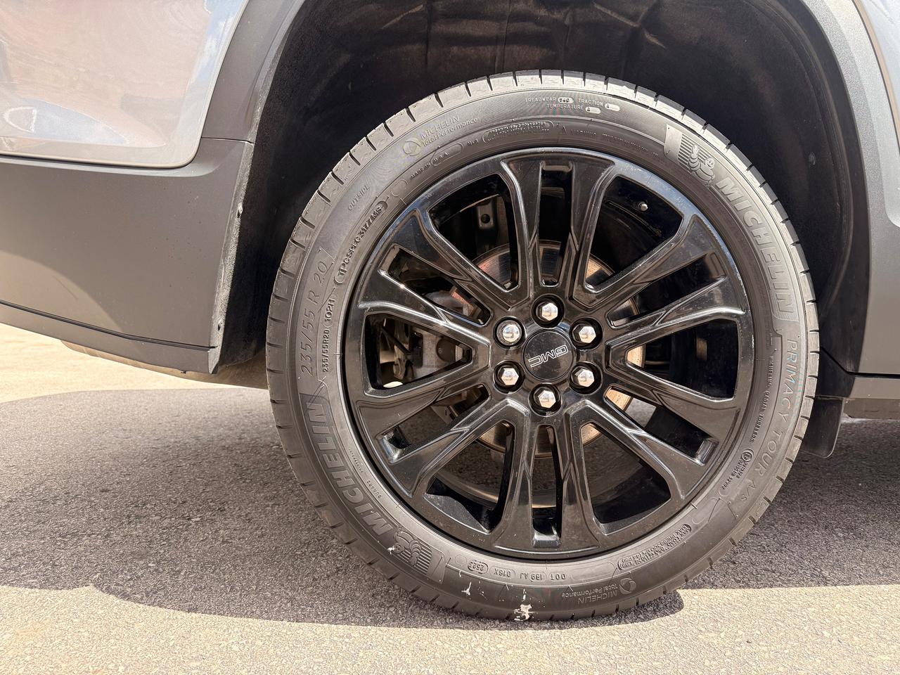 2023 GMC Acadia SLE Photo