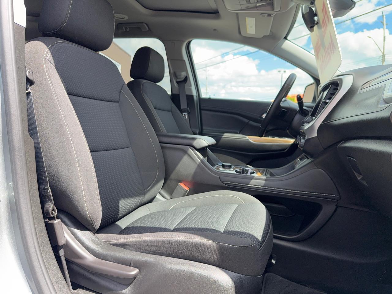2023 GMC Acadia SLE Photo
