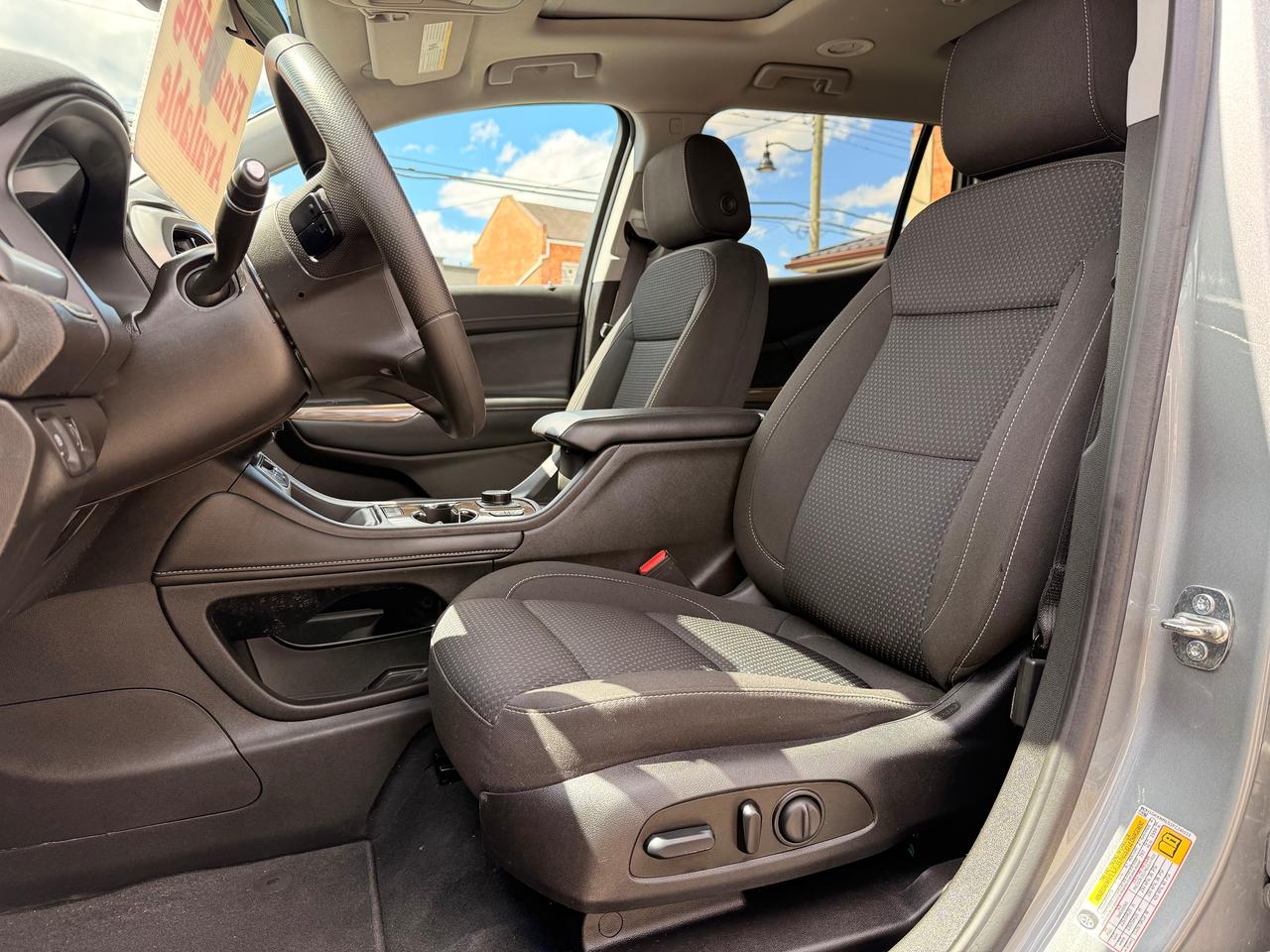 2023 GMC Acadia SLE Photo