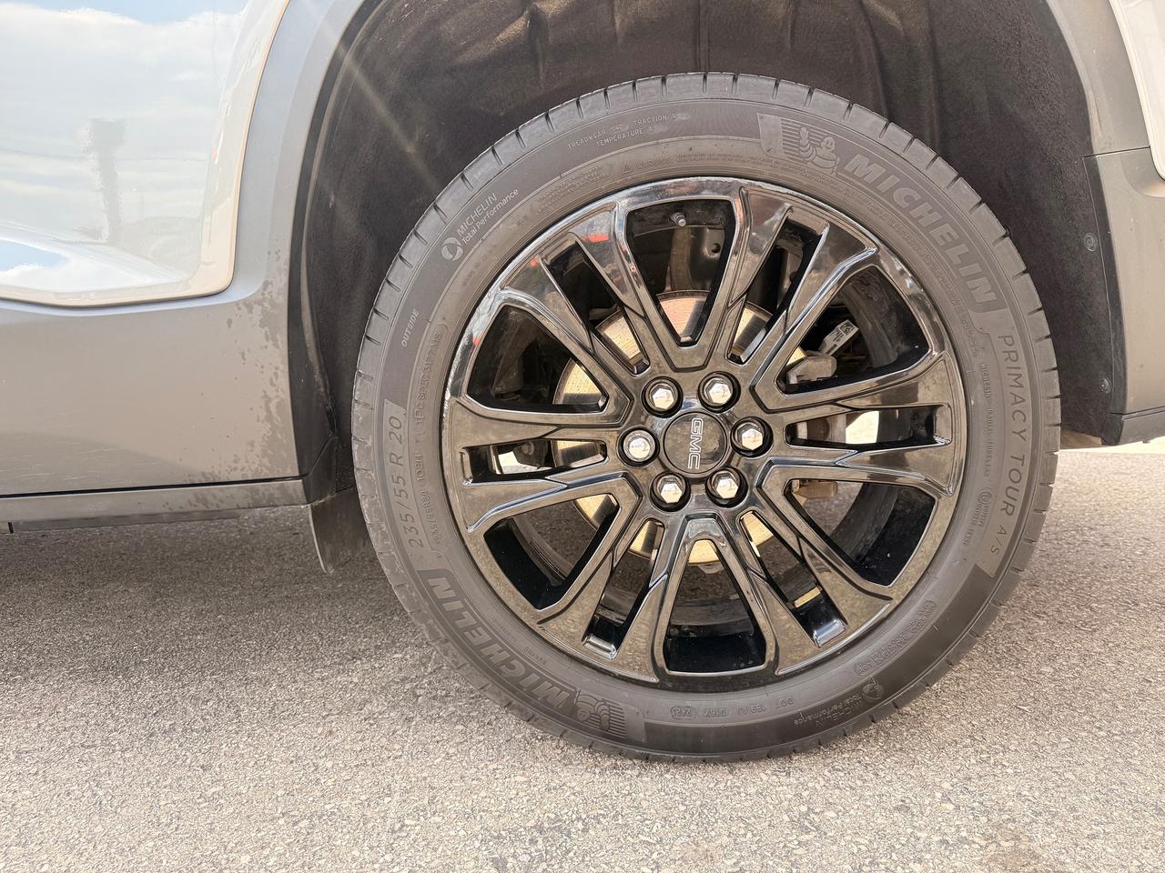 2023 GMC Acadia SLE Photo