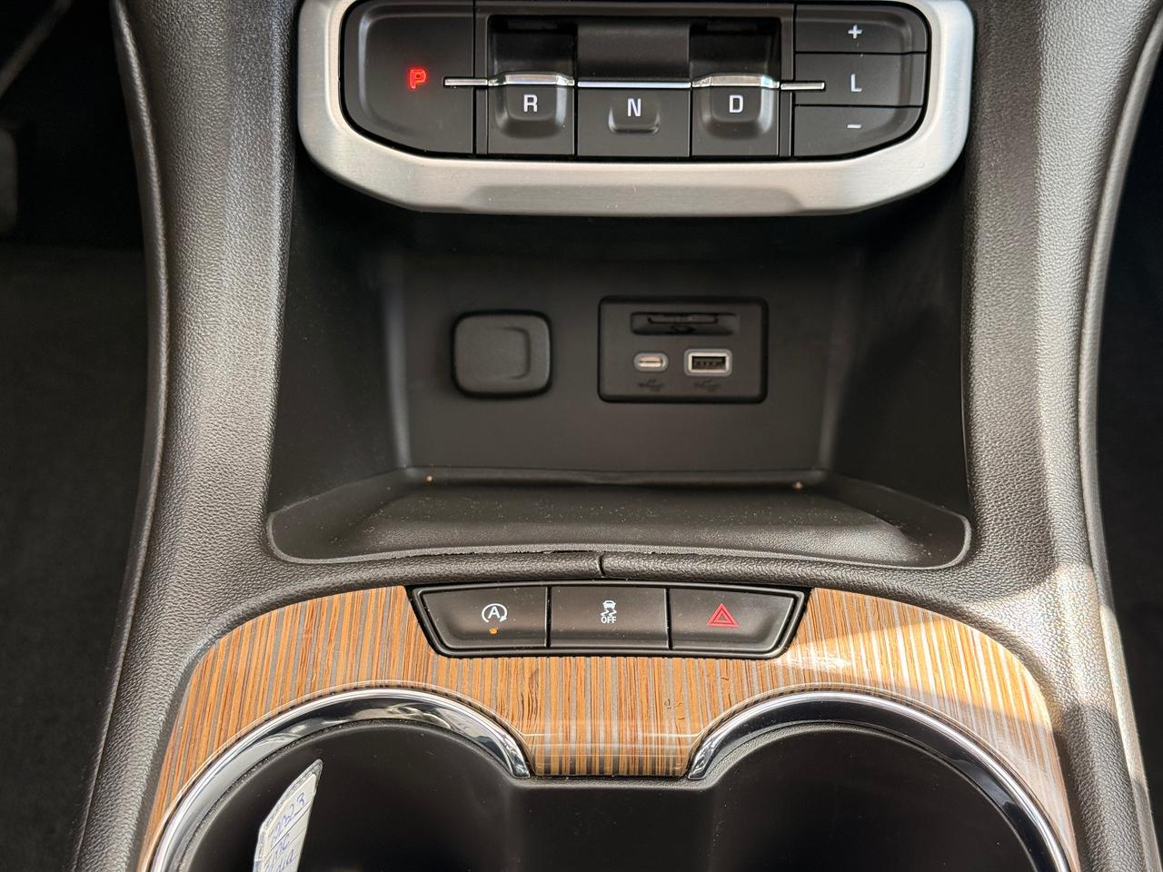2023 GMC Acadia SLE Photo