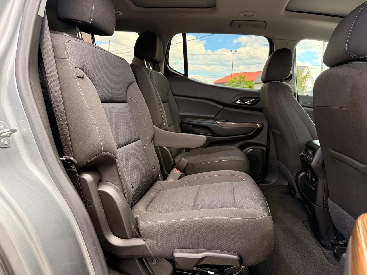 2023 GMC Acadia SLE Photo