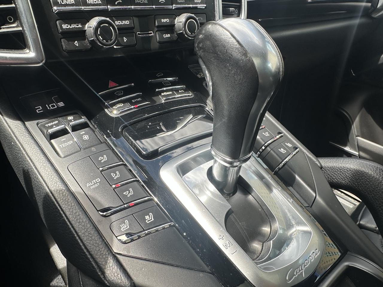 2016 Porsche Cayenne  Photo