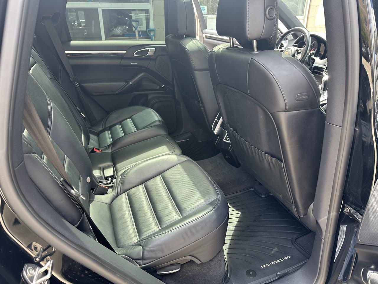 2016 Porsche Cayenne  Photo