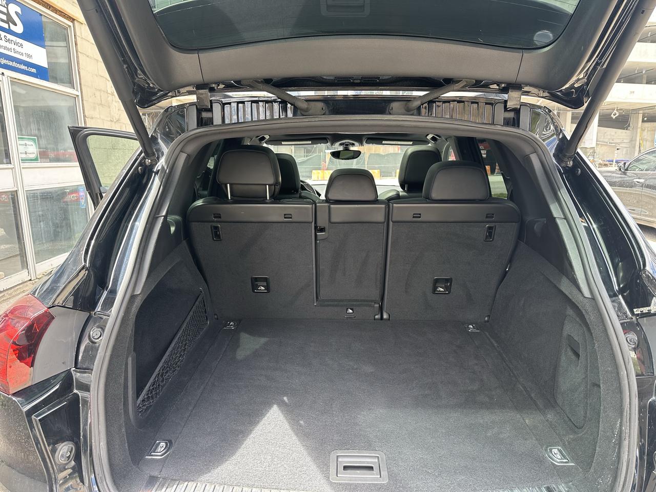 2016 Porsche Cayenne  Photo