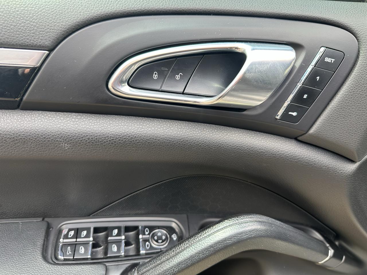 2016 Porsche Cayenne  Photo