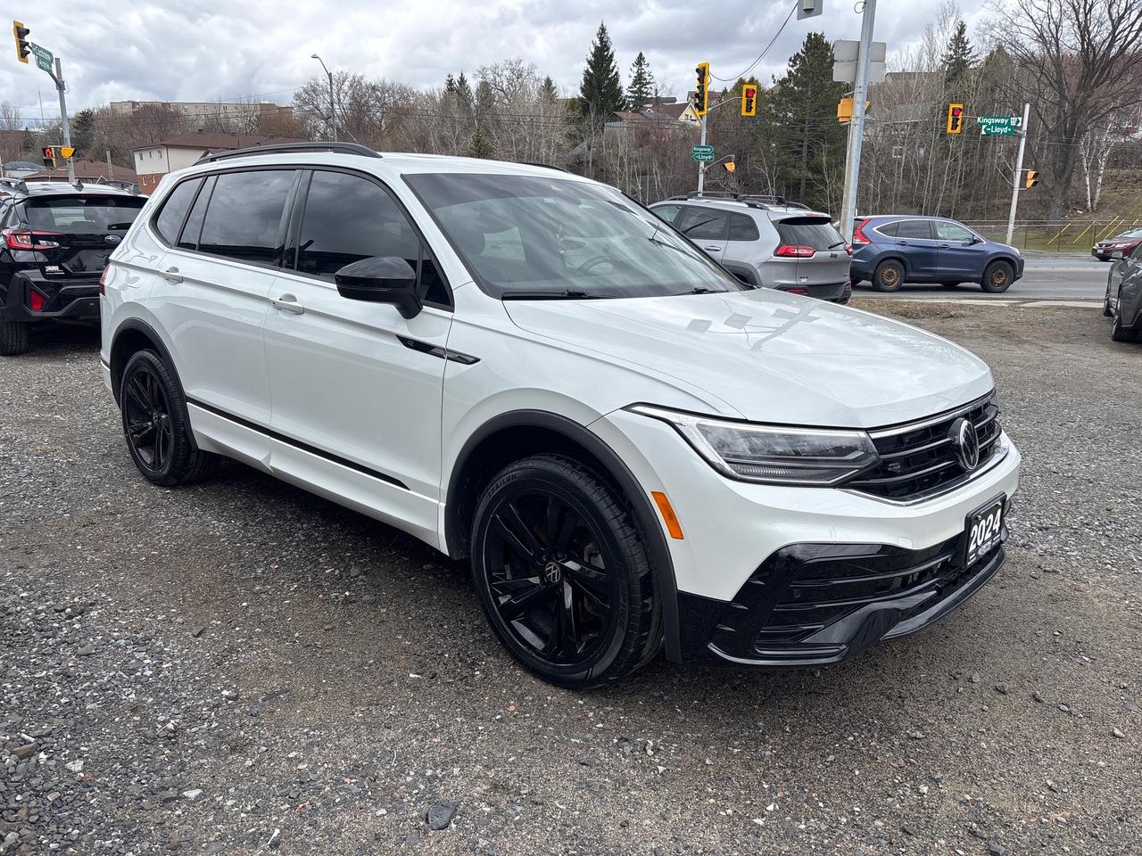 2024 Volkswagen Tiguan Comfortline R-Line Black Edition RLINE BLACK EDITION Photo