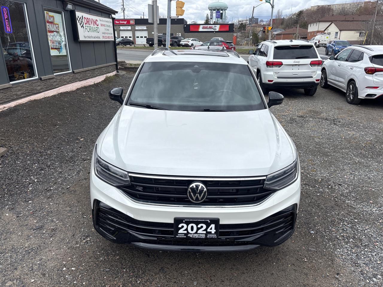 2024 Volkswagen Tiguan Comfortline R-Line Black Edition RLINE BLACK EDITION Photo
