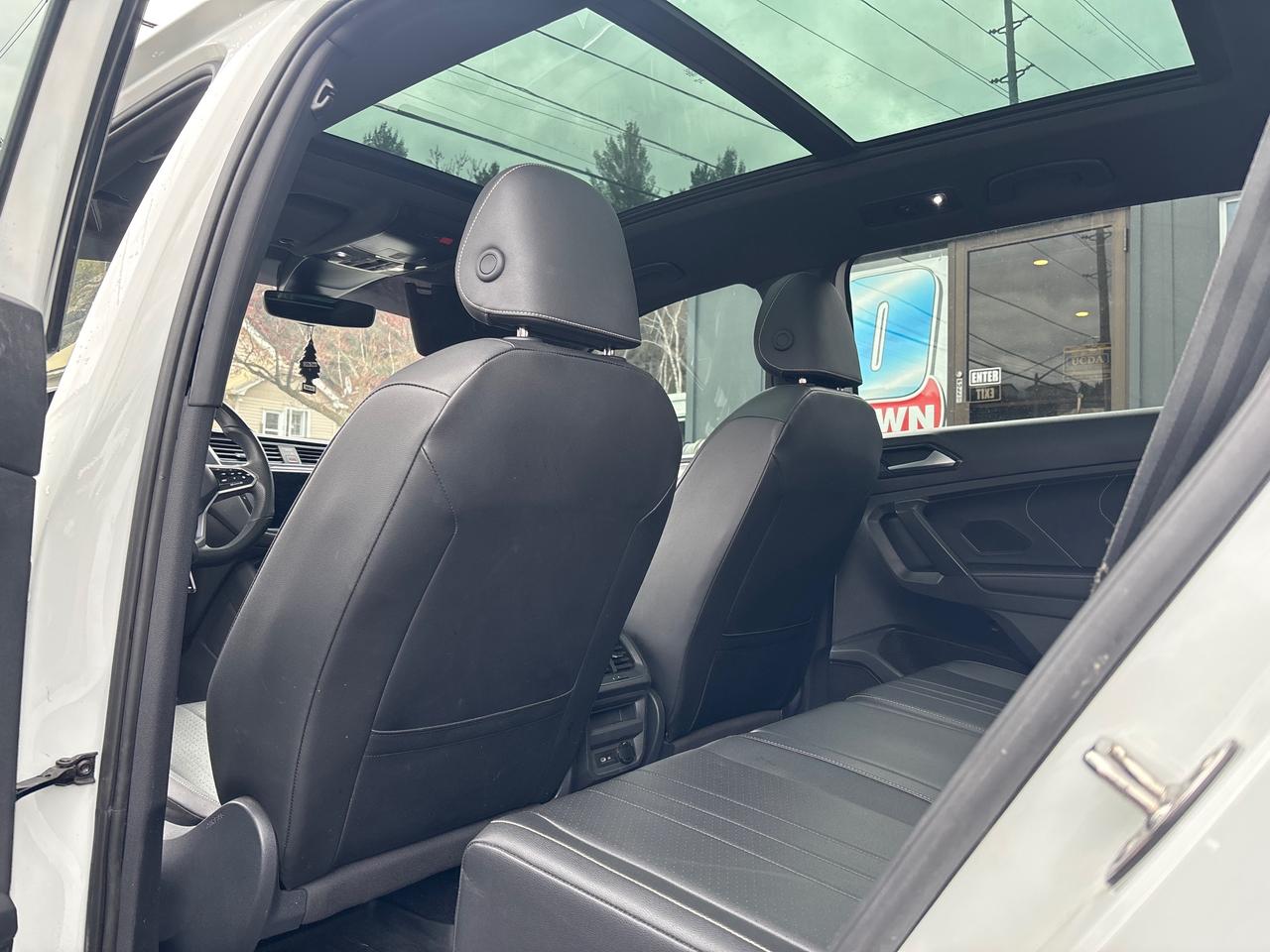2024 Volkswagen Tiguan Comfortline R-Line Black Edition RLINE BLACK EDITION Photo