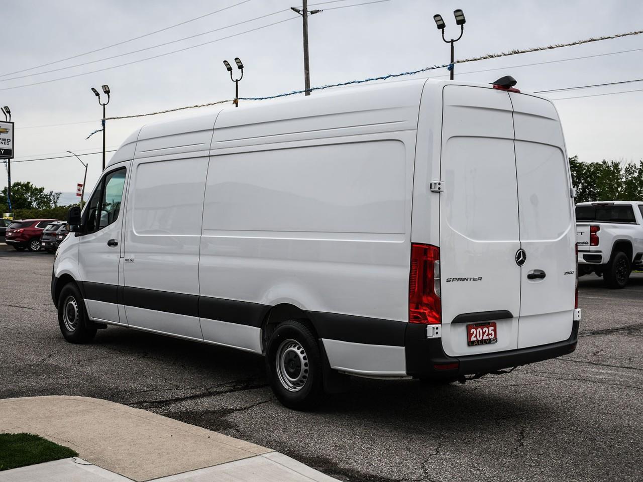 2025 Mercedes-Benz Sprinter 2500 High Roof 4-Cyl Diesel High Roof Photo3
