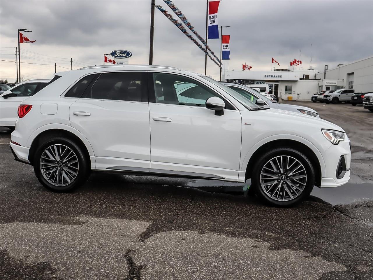 2022 Audi Q3 45 Progressiv Photo