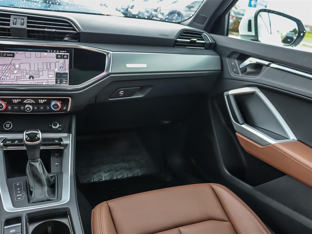 2022 Audi Q3 45 Progressiv Photo