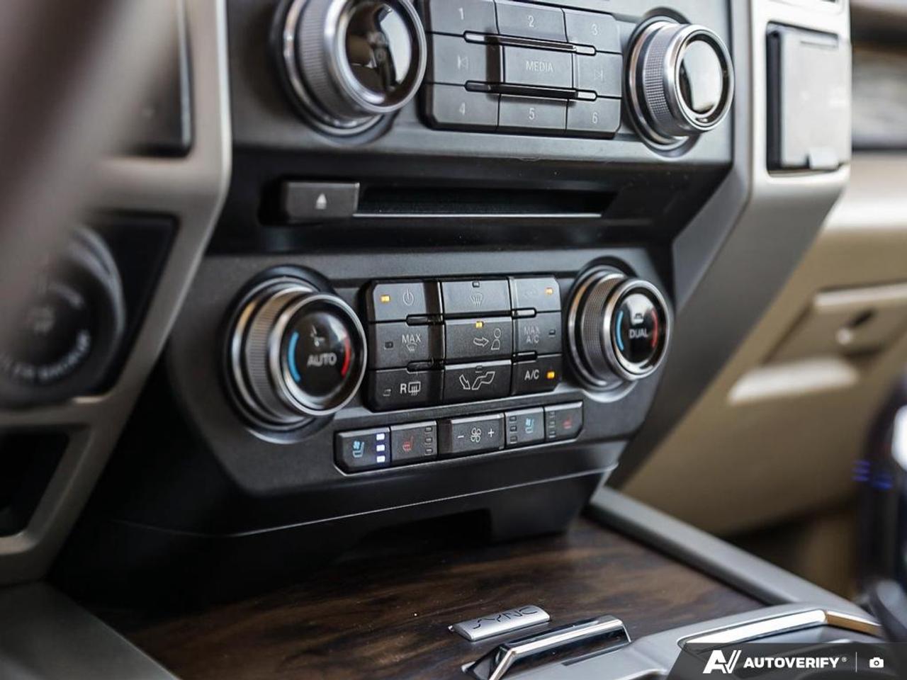 2018 Ford F-150 Lariat TWIN PANEL MOONROOF | HEATED SEATS & STEERING Photo