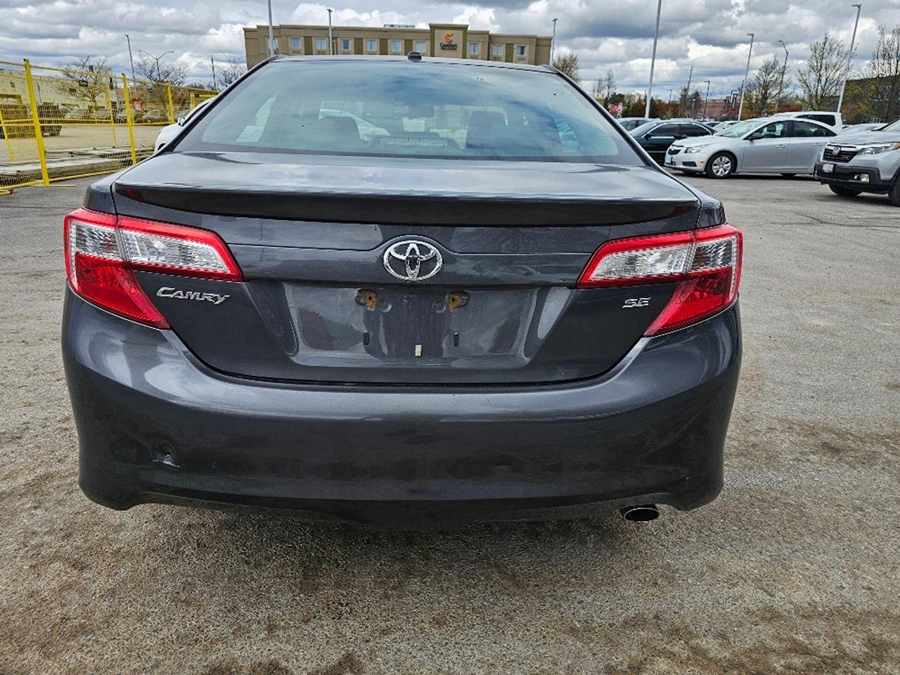 2012 Toyota Camry SE/ VERY CLEAN / NO ACCIDENT / SUNROOF / REAR CAM Photo3