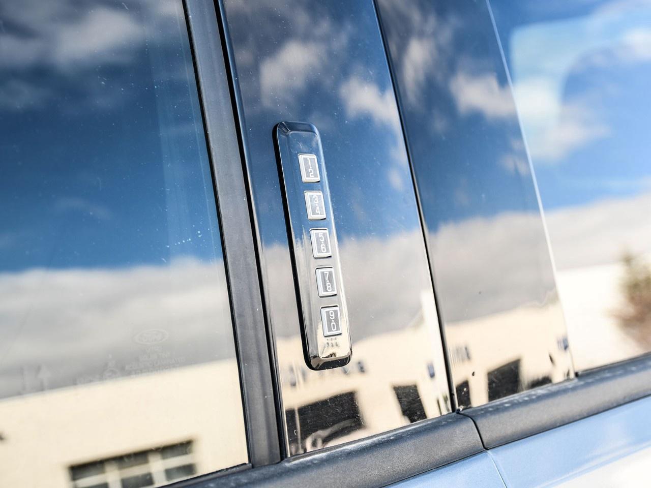 2023 Ford F-150 Lariat 4WD SuperCrew 5.5' Box Photo