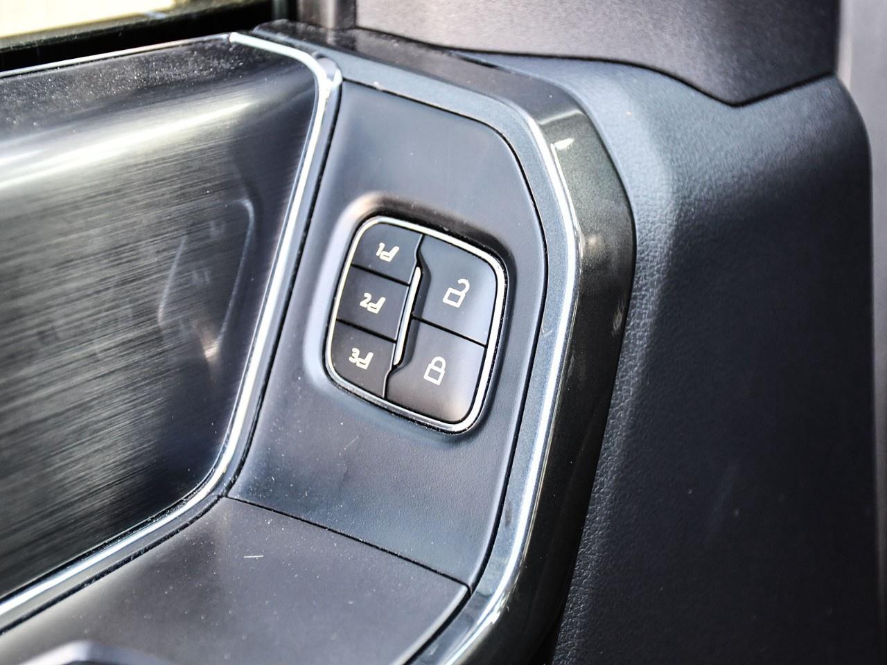 2023 Ford F-150 Lariat 4WD SuperCrew 5.5' Box Photo