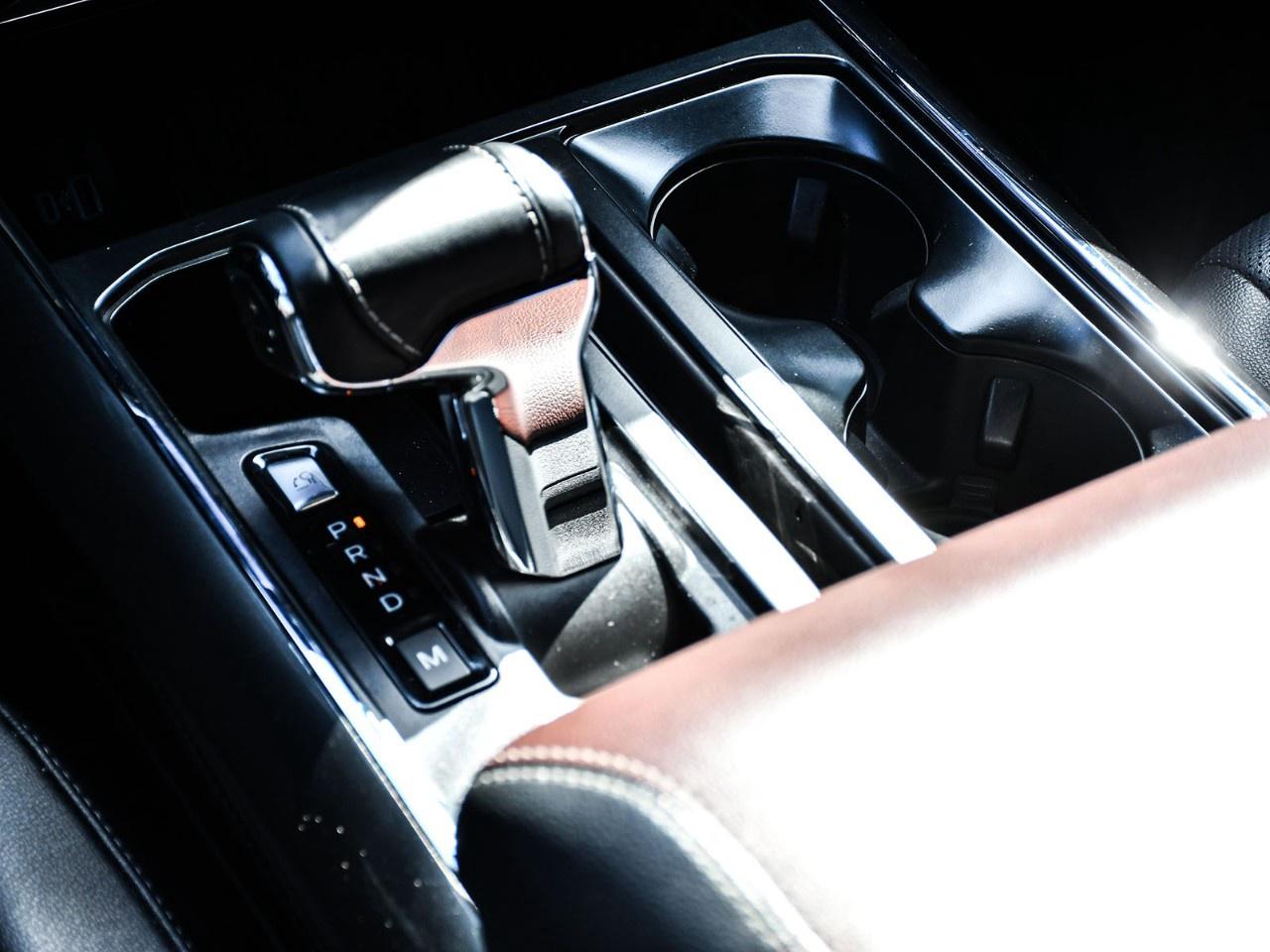 2023 Ford F-150 Lariat 4WD SuperCrew 5.5' Box Photo
