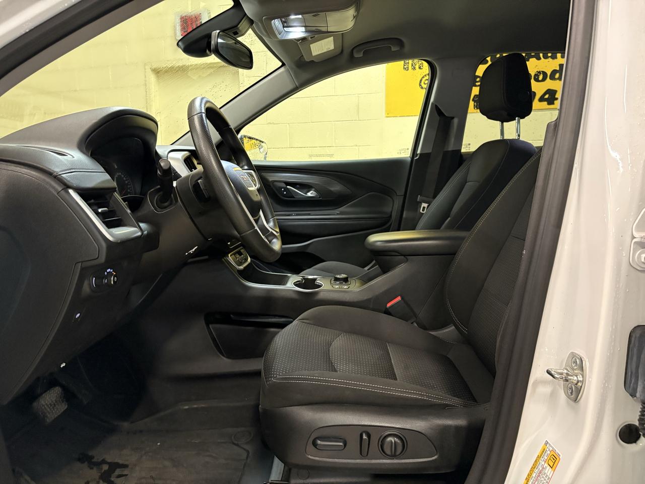 2024 GMC Terrain SLE Photo