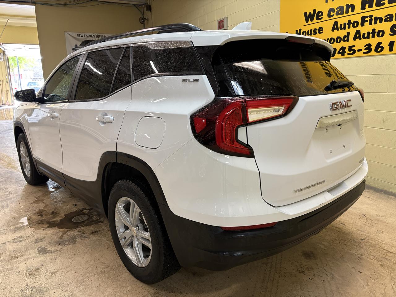 2024 GMC Terrain SLE Photo