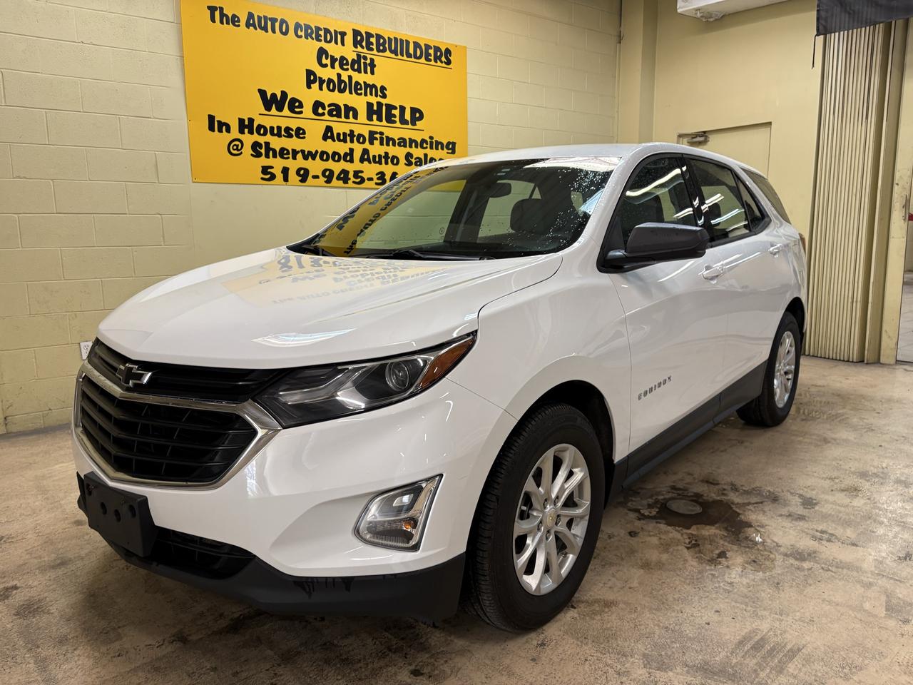 2019 Chevrolet Equinox LS Photo2