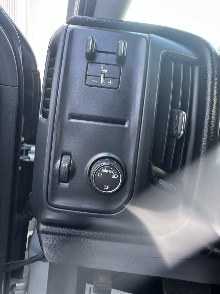 2018 Chevrolet Silverado 1500 4WD Crew Cab  LS Photo
