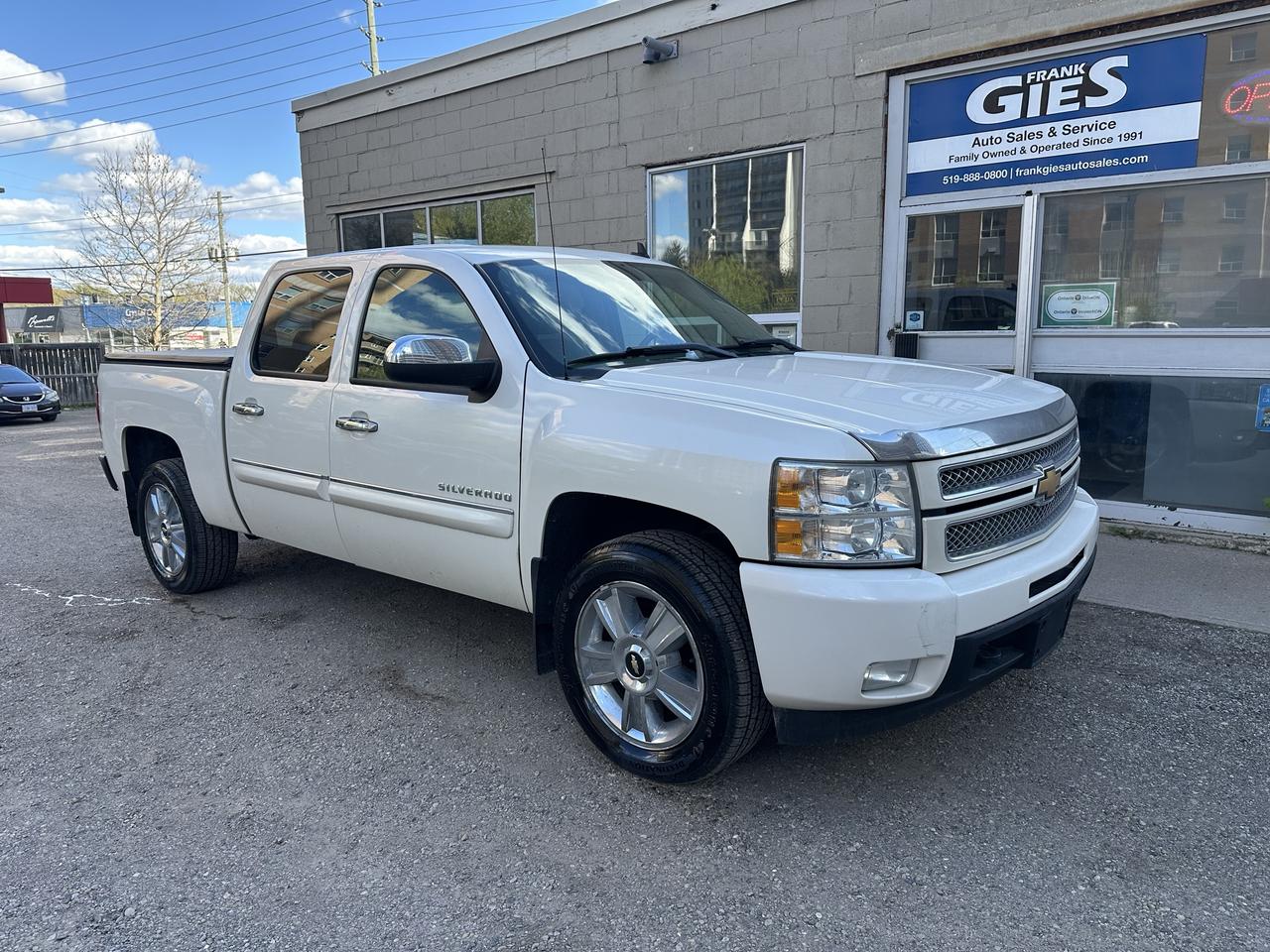 2012 Chevrolet Silverado 1500 4WD Crew Cab 143.5" LTZ Photo0