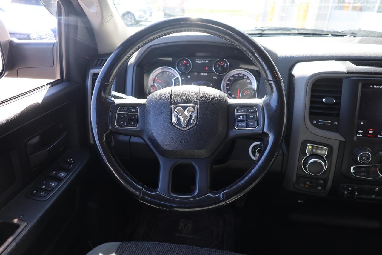2020 RAM 1500 Classic 5.7L HEMI V8 4x4 - CAMERA|HEATED SEAT|REMOTE START Photo